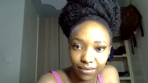 Snapshot of pretty_jazmine chatting on 09.18.25 Jaz online show from 09.18.25