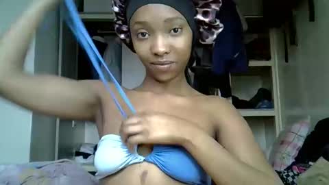 Snapshot of pretty_jazmine chatting on 09.22.25 Jaz online show from 09.22.25