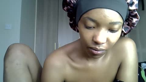 Snapshot of pretty_jazmine chatting on 09.24.25 Jaz online show from 09.24.25