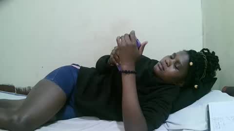 Snapshot of pretty_mellan chatting on 01.30.25 pretty_mellan online show from 01.30.25