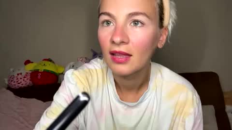 Snapshot of prettybabypetite chatting on 11.03.25 Missy Jack online show from 11.03.25