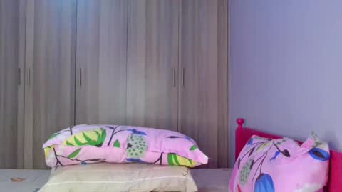 Snapshot of prettybigclit_ebony chatting on 10.05.25 prettybigclit_ebony online show from 10.05.25