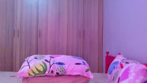 Snapshot of prettybigclit_ebony chatting on 10.06.25 prettybigclit_ebony online show from 10.06.25