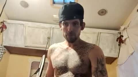 Snapshot of prettyboytatted69 chatting on 01.05.25 Prettyslangin69 FYPM online show from 01.05.25