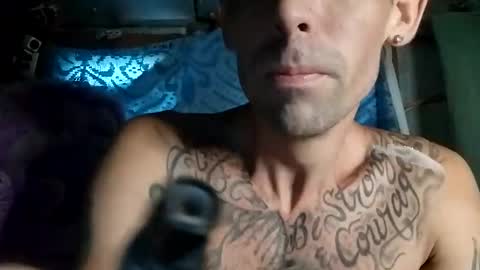 Snapshot of prettyboytatted69 chatting on 10.05.25 Prettyslangin69 FYPM online show from 10.05.25