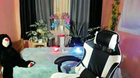 Snapshot of prettylexxxa chatting on 10.01.25 goddess lexxa online show from 10.01.25