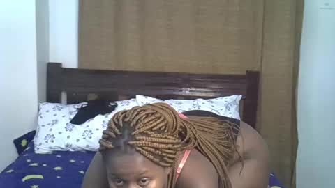 prettymel_ online show from 03.05.25