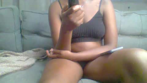 Snapshot of prettyqueen254 chatting on 02.20.25 pretty queen online show from 02.20.25