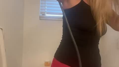 Snapshot of prettyyykittyyy22 chatting on 09.11.25 prettyyykittyyy22 online show from 09.11.25