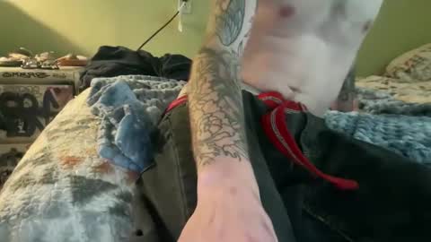 Snapshot of primaljohn chatting on 10.25.25 john online show from 10.25.25