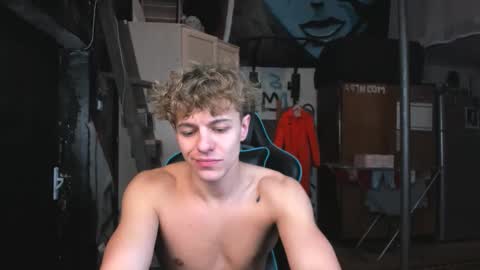 Snapshot of prince_nik chatting on 12.05.25 prince online show from 12.05.25