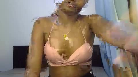 Snapshot of princess_bee1 chatting on 09.15.25 princess online show from 09.15.25