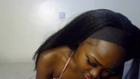 Snapshot of princess_bee1 chatting on 09.27.25 princess online show from 09.27.25