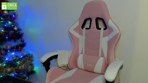 Snapshot of princesse_katey chatting on 12.06.24 miss me check out my YT online show from 12.06.24