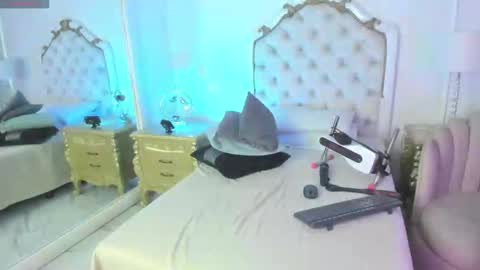 Snapshot of princsgirl_ chatting on 02.11.25 Marcela online show from 02.11.25