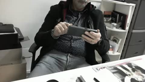 mature hairy guy online show from 02.26.25