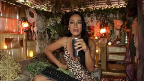 Snapshot of psychiq chatting on 09.17.25 psychiq online show from 09.17.25