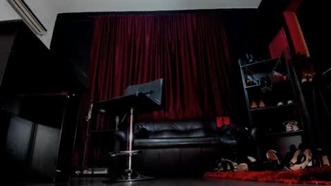 MissPuffyLove online show from 12.21.24