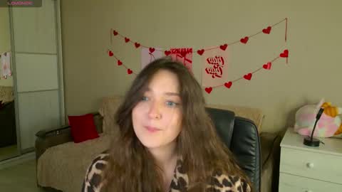 Snapshot of purple_averge chatting on 10.20.25 Bella online show from 10.20.25