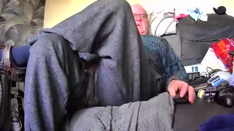 Snapshot of pusyrubber chatting on 01.03.25 Genital sucker online show from 01.03.25