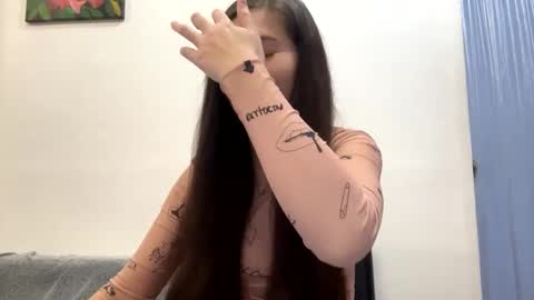 Snapshot of queen_chatur chatting on 01.10.25 Viktoria online show from 01.10.25