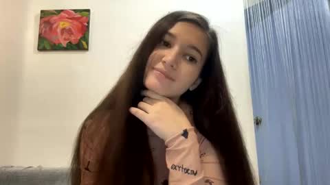 Snapshot of queen_chatur chatting on 01.10.25 Viktoria online show from 01.10.25