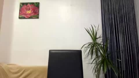 Snapshot of queen_chatur chatting on 01.30.25 Viktoria online show from 01.30.25