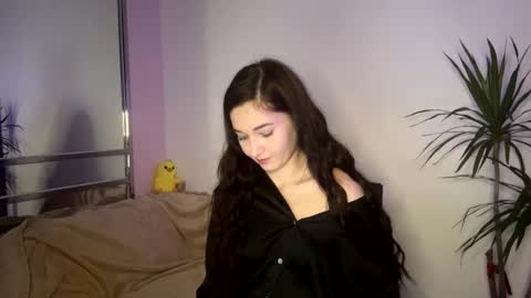 Snapshot of queen_chatur chatting on 02.13.25 Viktoria online show from 02.13.25