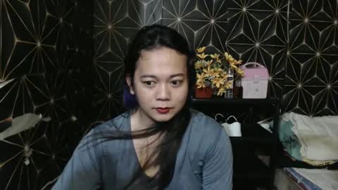 queen_ennah online show from 12.22.24