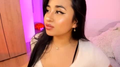 Snapshot of queen_liana chatting on 12.07.24 Liana online show from 12.07.24