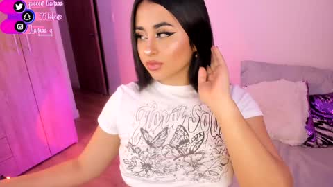 Snapshot of queen_liana chatting on 01.15.25 Liana online show from 01.15.25