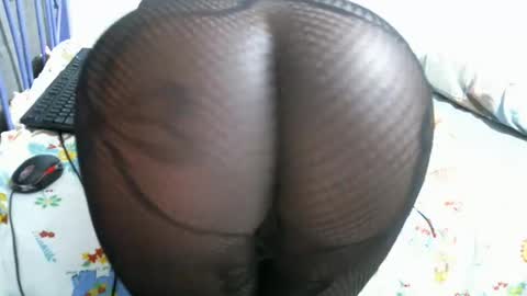 Snapshot of queen_mah chatting on 02.18.25 Queen online show from 02.18.25