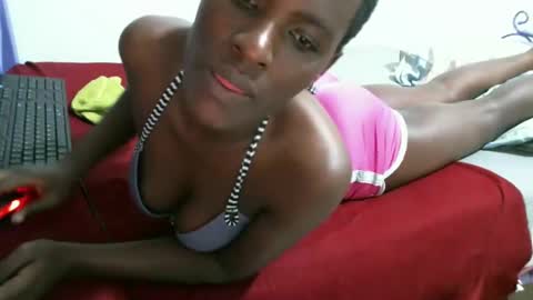 Snapshot of queen_mah chatting on 03.09.25 Queen online show from 03.09.25