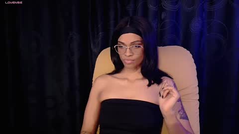 Snapshot of queendom_ing chatting on 02.28.25 Sweet Goddess online show from 02.28.25