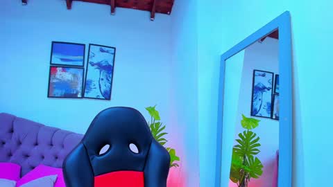 Queen online show from 02.01.25