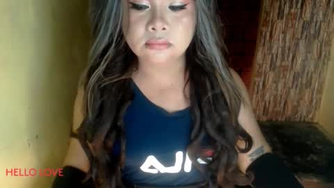 Snapshot of queenofdominant chatting on 11.08.25 kesh online show from 11.08.25