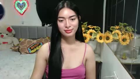 QueenPinay69 online show from 11.30.25