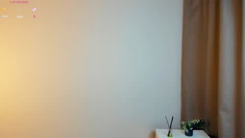 Snapshot of quennaedger chatting on 01.05.25 Fiona online show from 01.05.25