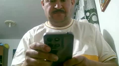 Snapshot of querubinrebelde chatting on 10.12.25 Don Ramon online show from 10.12.25