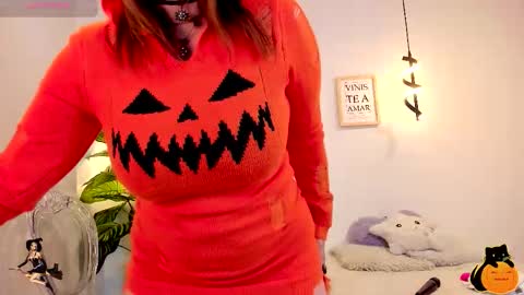 Snapshot of rachel_lang chatting on 10.30.25 Rachel Lang online show from 10.30.25