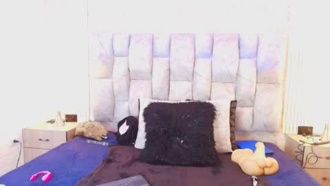 Snapshot of railey_rosse_ chatting on 09.24.25 Welcome to my room online show from 09.24.25