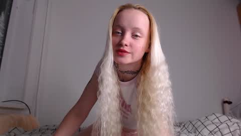 Snapshot of rainy_moon chatting on 01.15.25 Lissa online show from 01.15.25