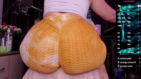 Laura online show from 01.10.25