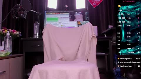 Laura online show from 01.11.25