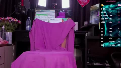 Laura online show from 10.19.25