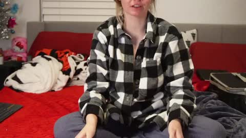 Snapshot of ramichick chatting on 01.05.25 Rami online show from 01.05.25