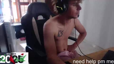 Snapshot of ramisexyloveyou chatting on 01.05.25 Ramiro online show from 01.05.25