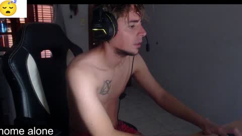 Snapshot of ramisexyloveyou chatting on 01.31.25 Ramiro online show from 01.31.25