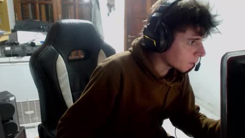 Snapshot of ramisexyloveyou chatting on 09.18.25 Ramiro online show from 09.18.25