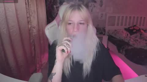 Snapshot of rapunzel_cute chatting on 10.24.25 Rapunzel online show from 10.24.25